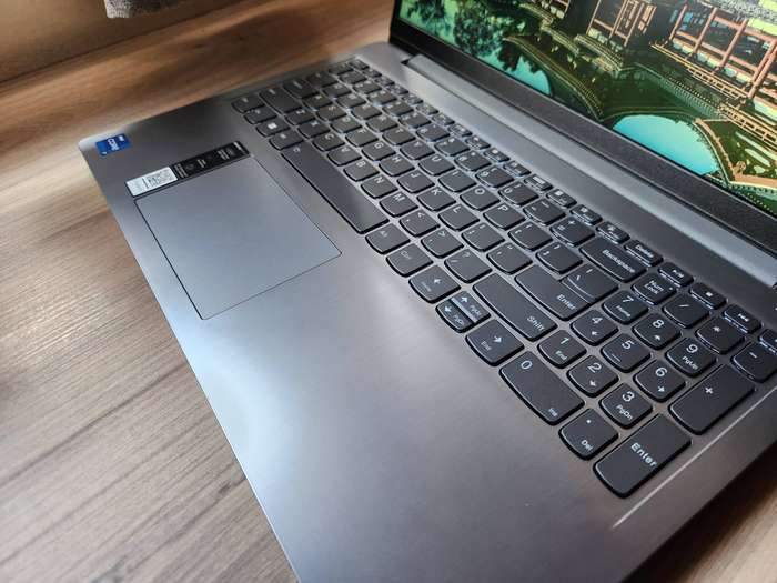 Lenovo IdeaPad Slim 3i Intel Core I7-12th Gen + Free Laptop Bag