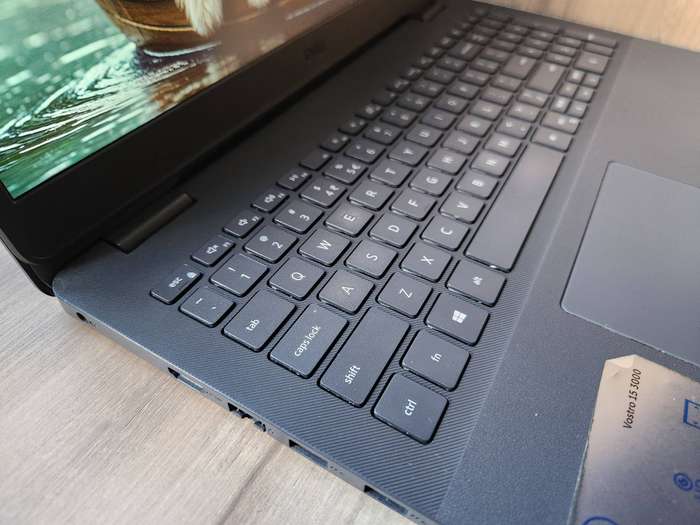 Dell Vostro 3500 11th Gen Intel Core i3 + Free Laptop Bag