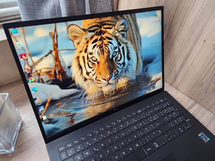 LG Gram 16 Evo 11th Gen Intel® Core i7 + Free Laptop BackPack