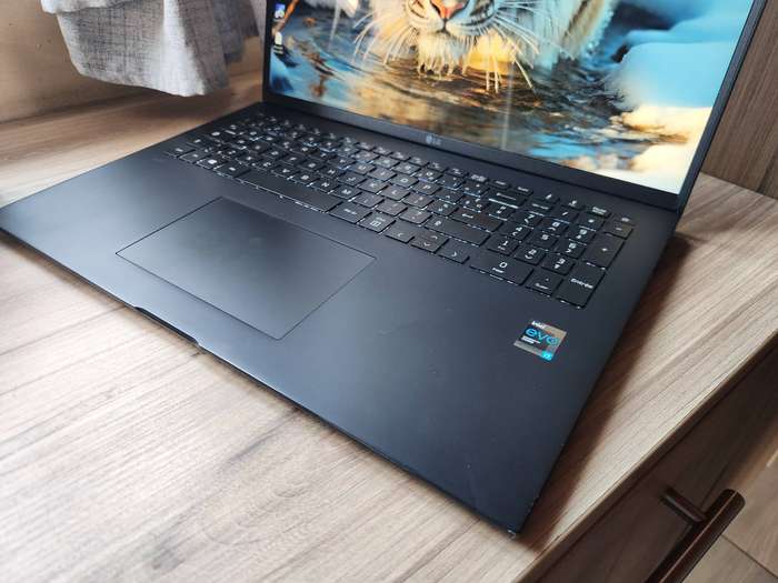 LG Gram 16 Evo 11th Gen Intel® Core i7 + Free Laptop BackPack