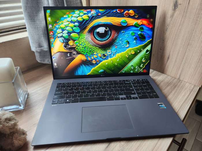 LG Gram Evo 12th Gen Intel® Core i7 + Free Laptop BackPack