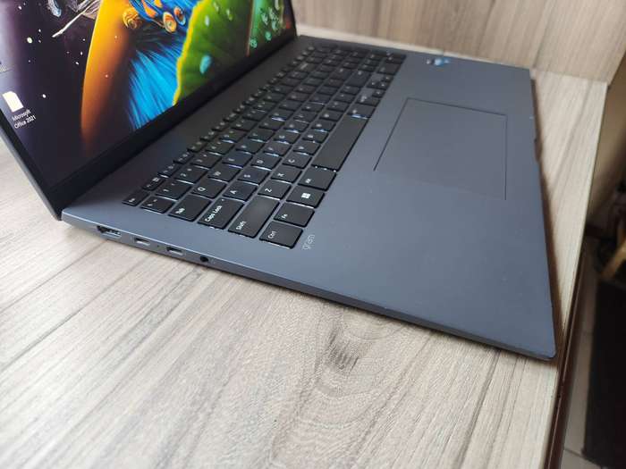 LG Gram Evo 12th Gen Intel® Core i7 + Free Laptop BackPack