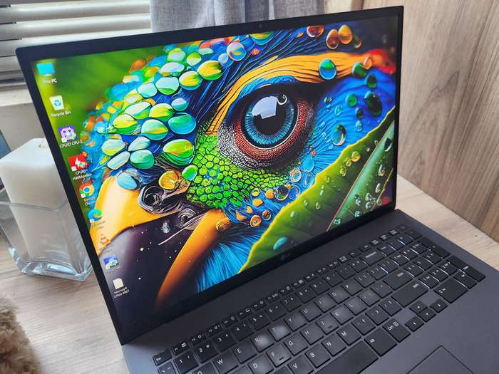 LG Gram Evo 12th Gen Intel® Core i7 + Free Laptop BackPack