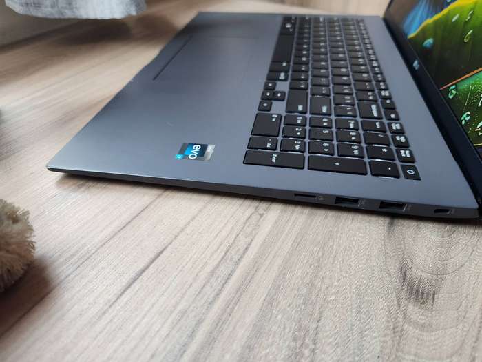 LG Gram Evo 12th Gen Intel® Core i7 + Free Laptop BackPack