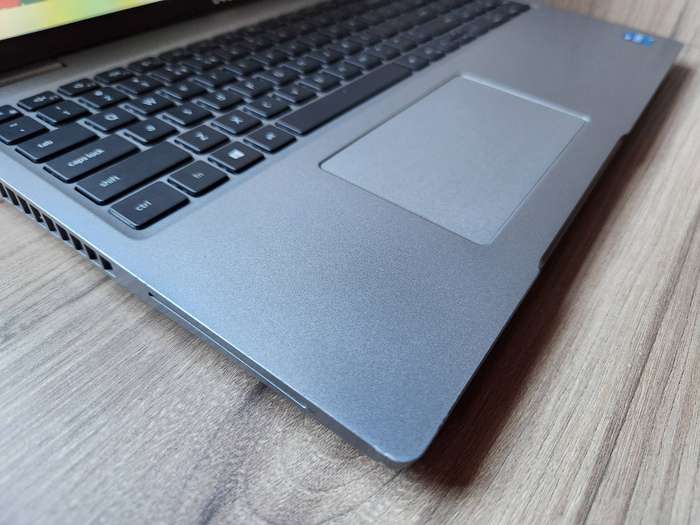 Dell Latitude 5520 Intel Core I5 11th Gen + Free Laptop Bag