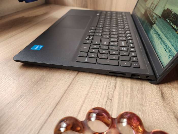 Dell Inspiron 15 3511 Intel Core I3 11th Gen + Free Laptop Bag