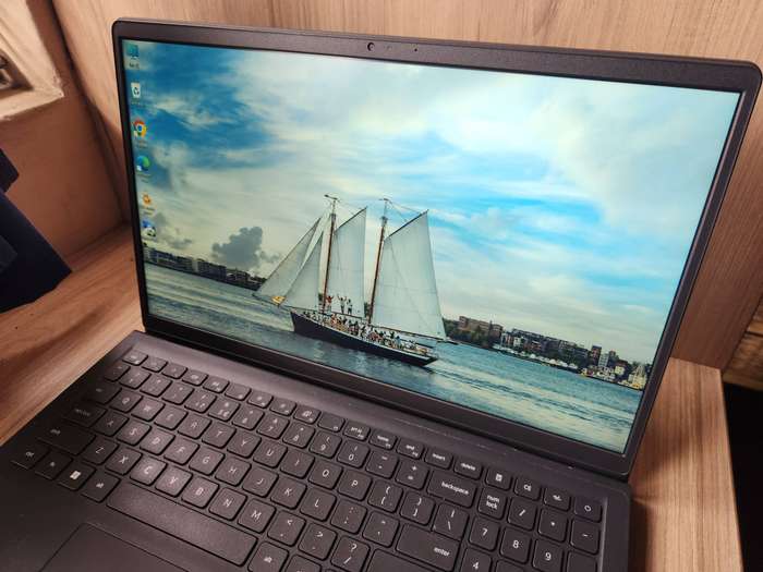 Dell Inspiron 15 3511 Intel Core I3 11th Gen + Free Laptop Bag
