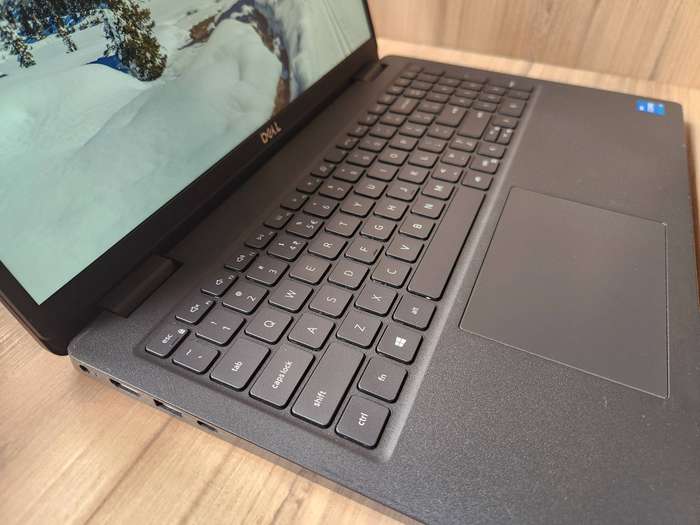 Dell Latitude 3520 Intel Core i5 11th Gen + Free Laptop Bag
