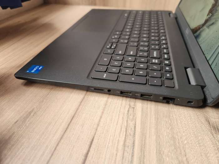 Dell Latitude 3520 Intel Core i5 11th Gen + Free Laptop Bag