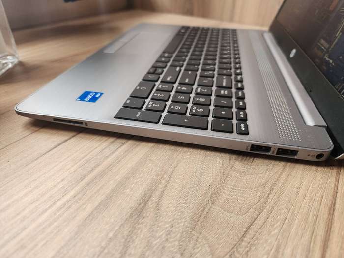 HP 250 G8 Intel Core i5 11th Gen + Free Laptop Bag