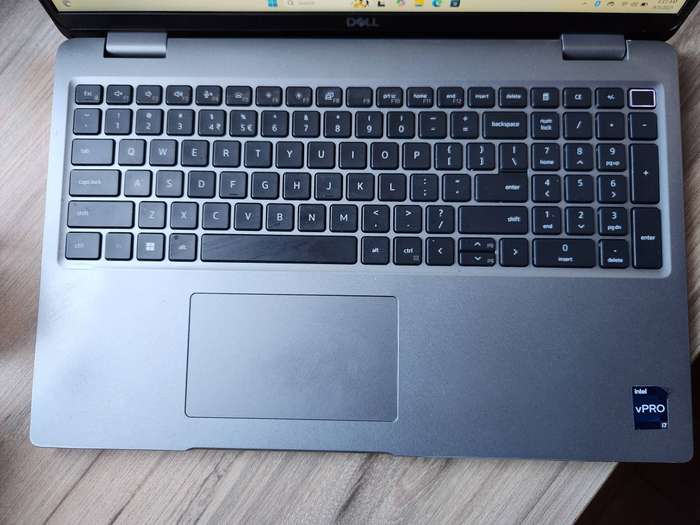 Dell Latitude 5540 Intel Core 17 13th Gen + Free Laptop Bag