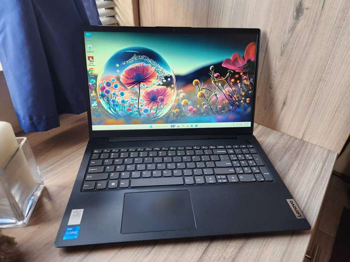 Lenovo V15 G3 Intel Core i5 12th Gen + Free Laptop Bag