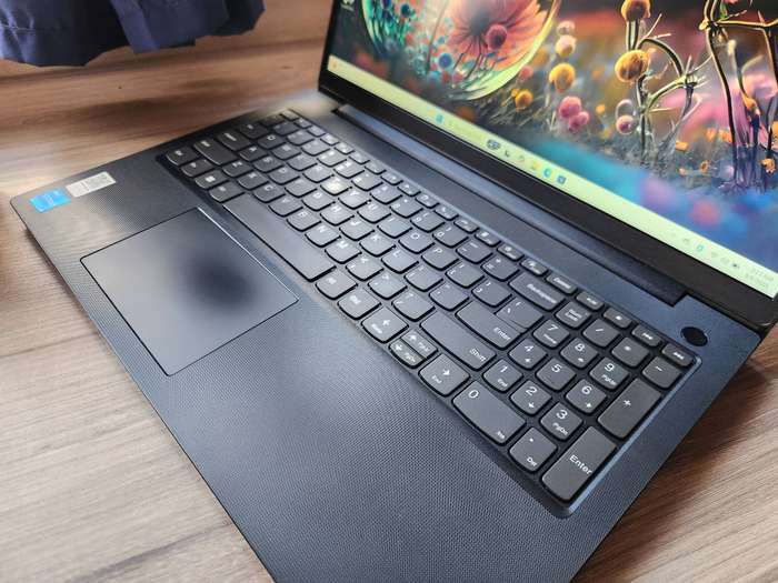 Lenovo V15 G3 Intel Core i5 12th Gen + Free Laptop Bag