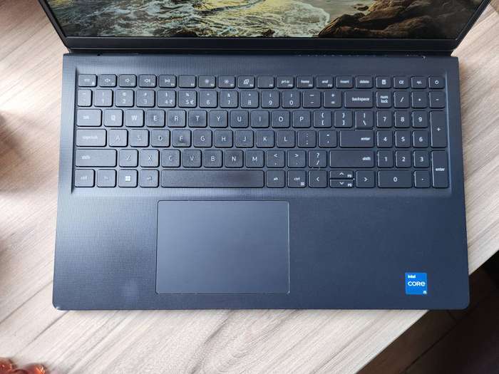 Dell Vostro 15 3510 Intel Core I5 + Free Laptop Bag