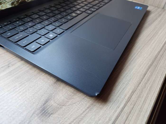 Dell Vostro 15 3510 Intel Core I5 + Free Laptop Bag