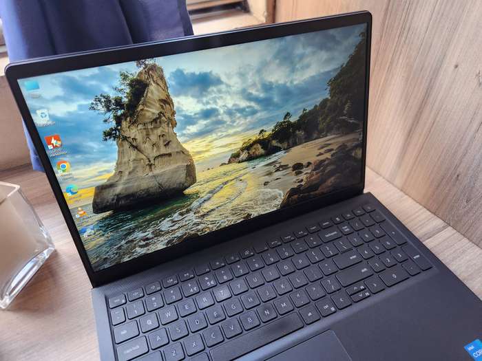 Dell Vostro 15 3510 Intel Core I5 + Free Laptop Bag