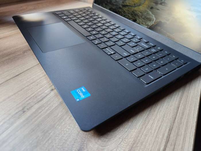 Dell Vostro 15 3510 Intel Core I5 + Free Laptop Bag