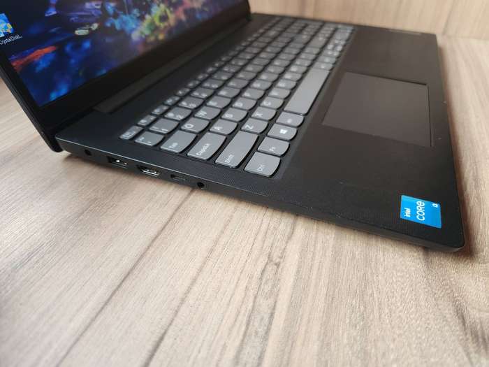 Lenovo V15 G2 Intel Core I3 11th Gen + Free Laptop Bag