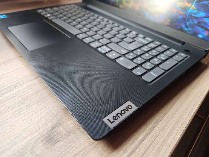 Lenovo V15 G2 Intel Core I3 11th Gen + Free Laptop Bag
