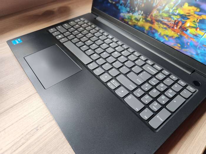 Lenovo V15 G2 Intel Core I3 11th Gen + Free Laptop Bag
