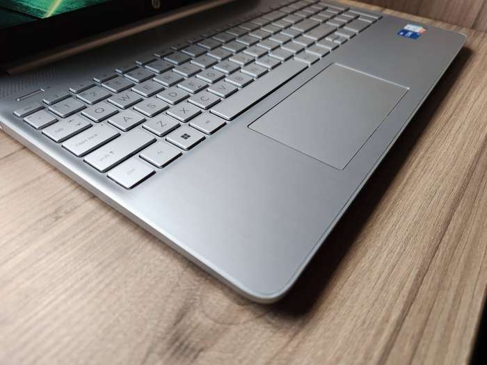 Hp laptop 15s-fq5xxx Intel Core i5 12th Gen + Free Laptop Bag