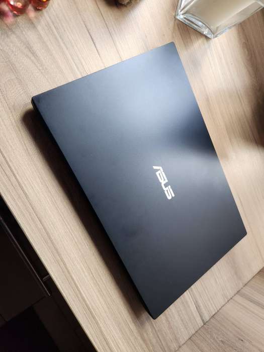 Asus Expertbook Intel Core I5 12th Gen + Free Laptop Bag
