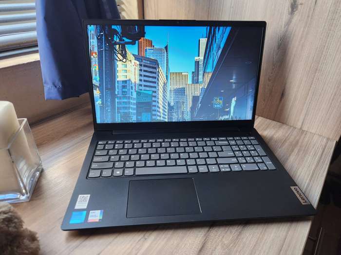 Lenovo V15 G2 Intel Core I5 11th Gen + Free Laptop Bag