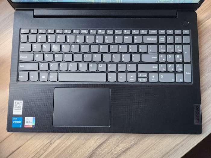 Lenovo V15 G2 Intel Core I5 11th Gen + Free Laptop Bag