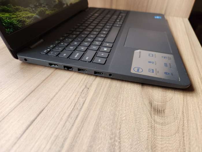 Dell Vostro 3500 11th Gen Intel Core i3 + Free Laptop Bag