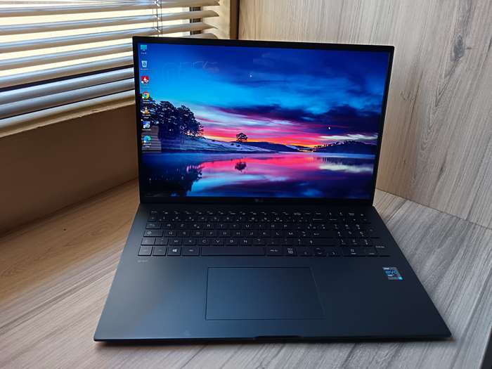 LG Gram 16 Evo 11th Gen Intel® Core i7 + Free Laptop BackPack