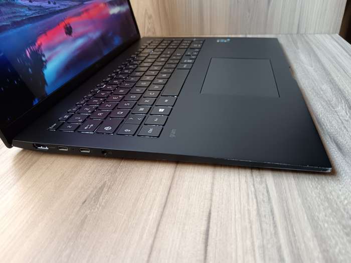 LG Gram 16 Evo 11th Gen Intel® Core i7 + Free Laptop BackPack