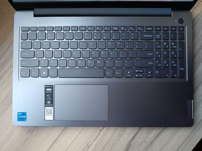 Lenovo IdeaPad Slim 3i Intel Core i5-12th Gen + Free Laptop Bag