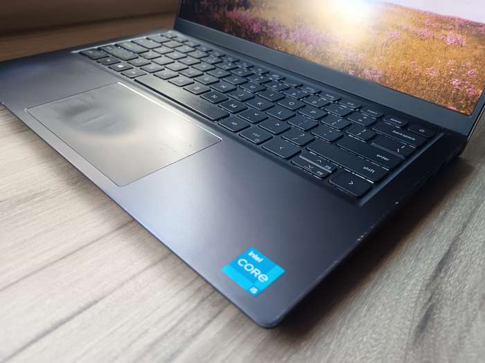 Dell Vostro 14 5410 Intel Core I5 + Free Laptop Bag