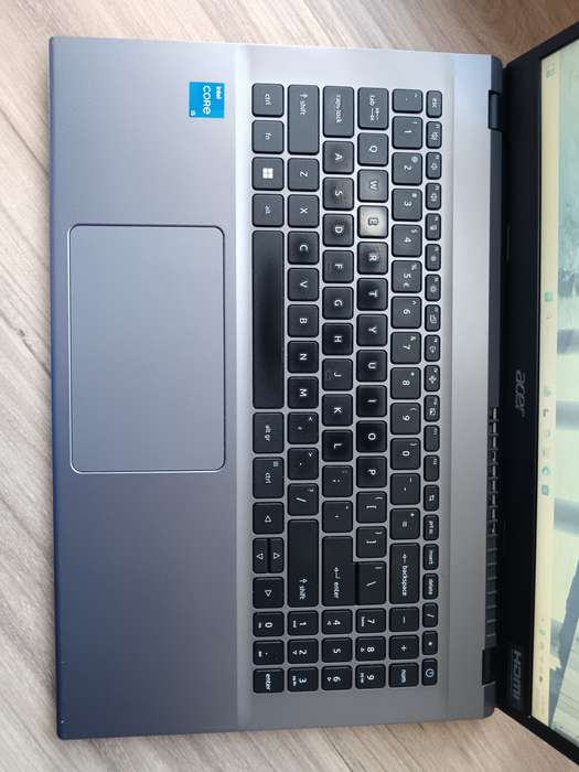 Acer Extensa 215 Intel Core I5 + Free Laptop Bag