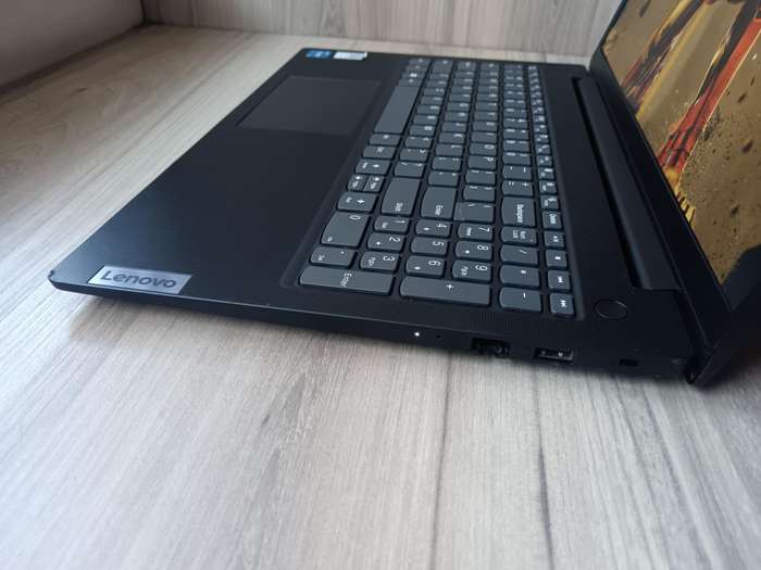 Lenovo V15 G3 Intel Core i5 12th Gen + Free Laptop Bag