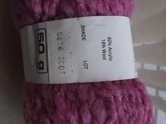 Wool-- 10xPatons 50g chunky knit in cerise and 9xELLE 50g in blue.
