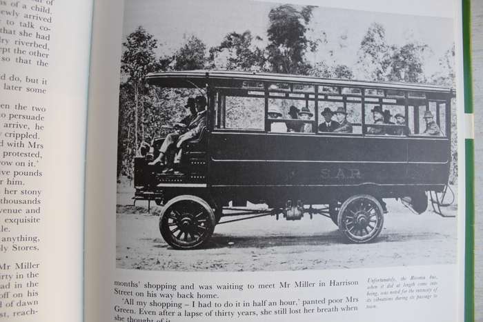 Wagon-tracks and Orchards. Early Days in Sandton - Marais Louw, Juliet