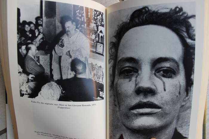 POWERS OF DARKENESS , POWERS OF LIGHT - TRAVELS IN SEARCH OF MIRACULOUS AND DEMONIC / Cornwell