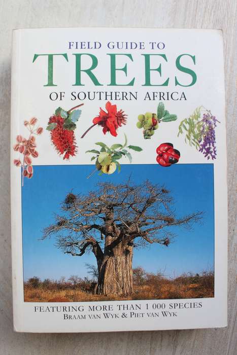 Field guide to Treess of South Africa - Van Wyk