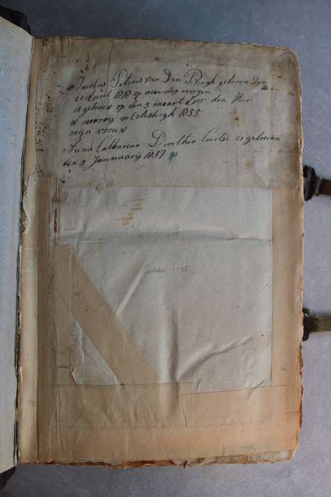 Groot 1718 Staten Generaal BIJBEL met koper gespes