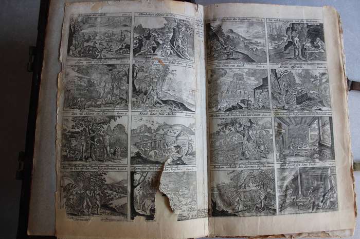 Groot 1718 Staten Generaal BIJBEL met koper gespes
