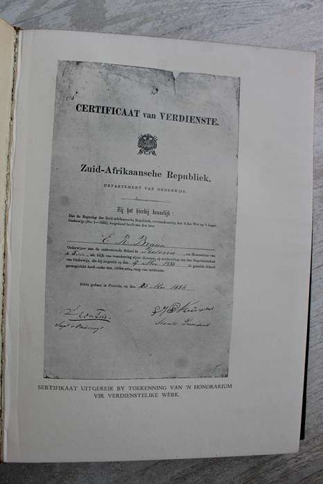 Geskiedenis van die Onderwys in die Suid-Afrikaanse Republiek 1836 - 1900 / Luchtenburg