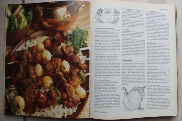The South African Food & Cookery Encyclopedia - Sannie Smit & Margaret Fulton