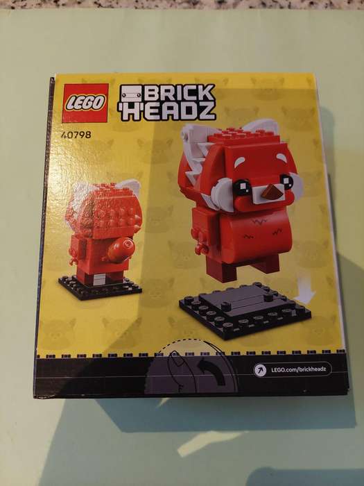 2 Original Lego Brickheadz (40440 & 40798)