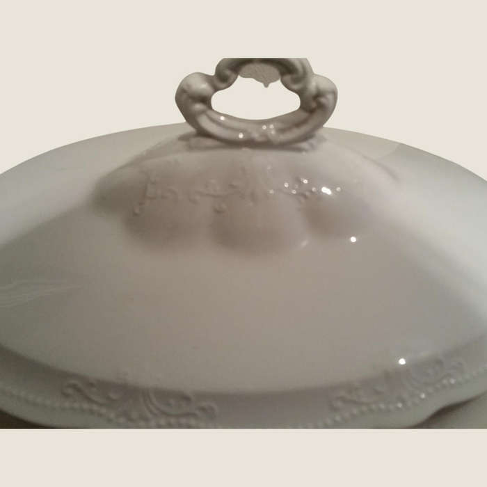 White Alfred Meakin Ironstone Soup Toureen