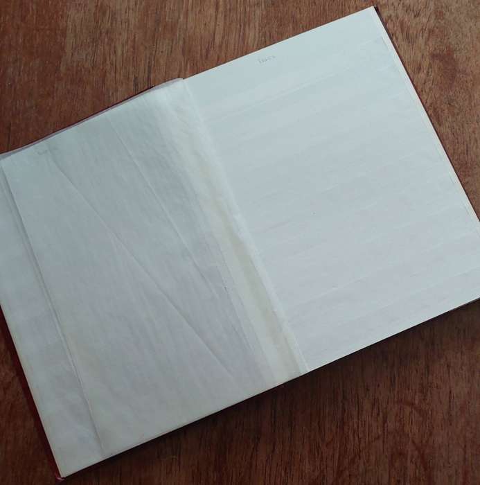 Album, empty, 16 x d/sided white pages, front corner of album slightly damaged, see pics