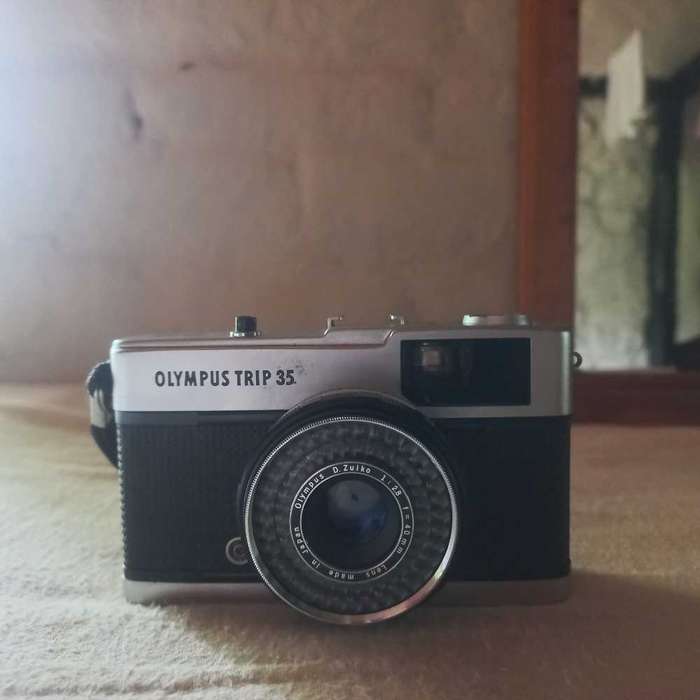 Olympus Trip 35 Vintage 35mm Film Camera. Works, Film Tested