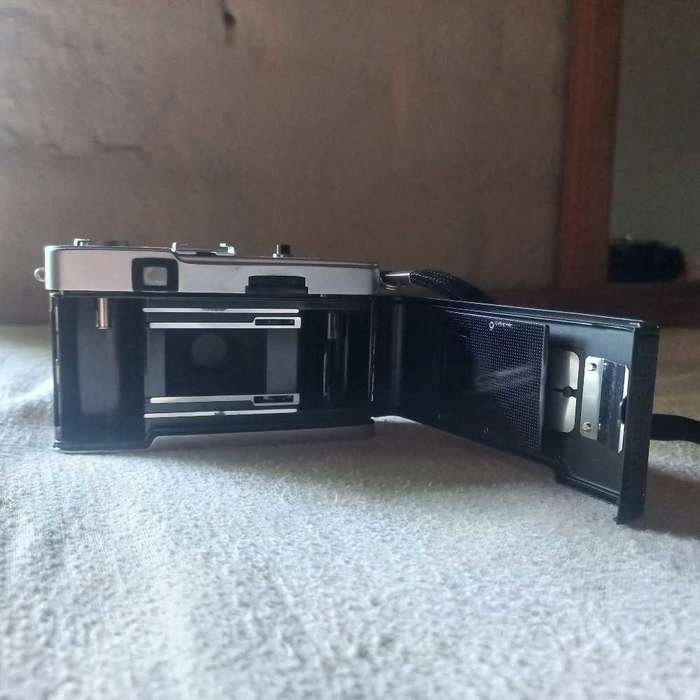 Olympus Trip 35 Vintage 35mm Film Camera. Works, Film Tested