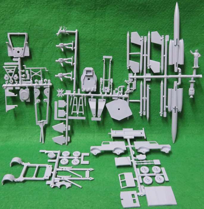 **Airfix**Model kit**Bristol Bloodhound (Jeep/Trailer/Figures incl.)**Scale HO/OO