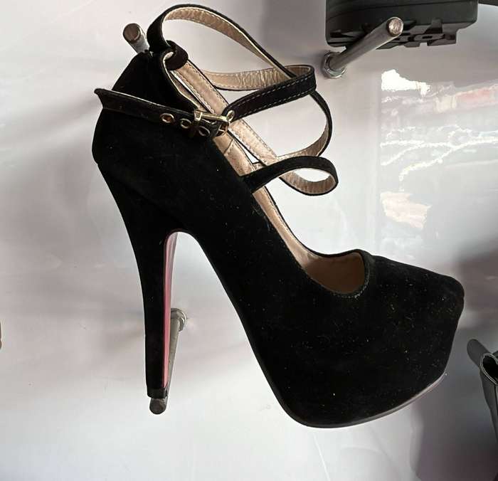 Ladies Heel Size 3